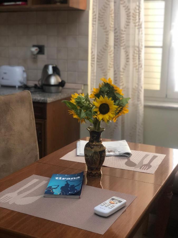 Amli Apartament Lägenhet Tirana Exteriör bild